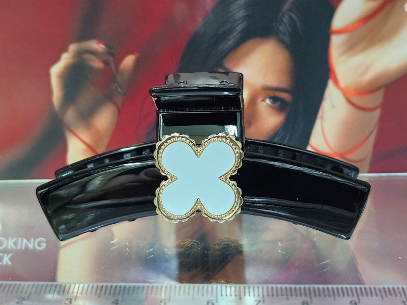 Заколка 1045005500079: цена 495 рублей.