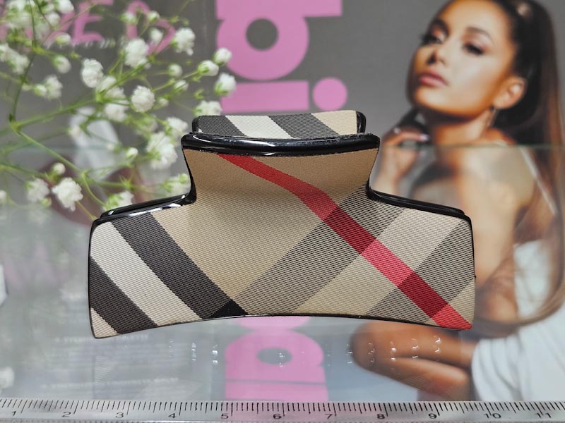 Заколка 1942005500071: цена 215 рублей.