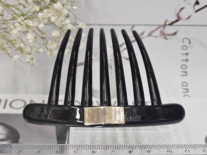 Заколка 1031001600493: цена 165 рублей.