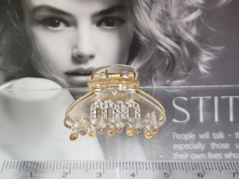 Заколка 1866001600583: цена 165 рублей.