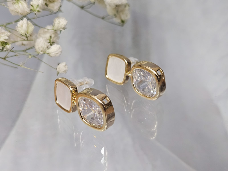 Серьги 2245026600133: цена 460 рублей.