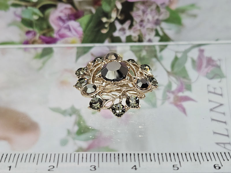 Брошь 1720006500272: цена 200 рублей.