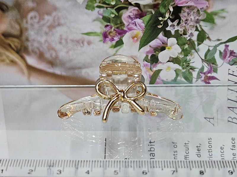 Заколка 1045005500048: цена 200 рублей.