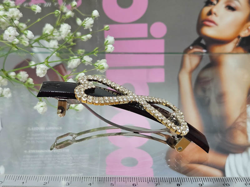 Заколка 1103005500816: цена 330 рублей.