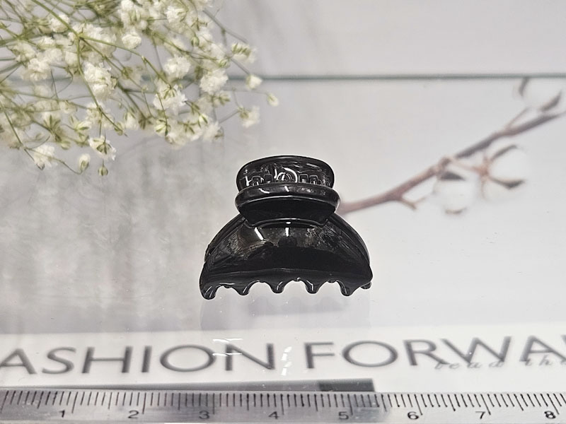 Заколка 1833005500355: цена 40 рублей.