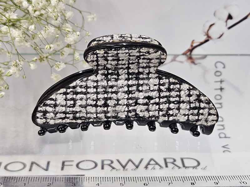 Заколка 1801005500095: цена 330 рублей.