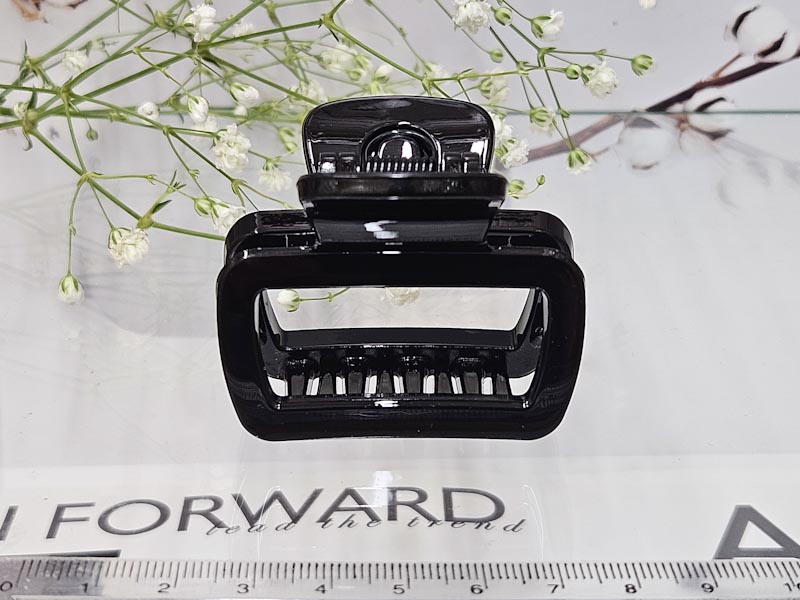 Заколка 1812005500411: цена 165 рублей.