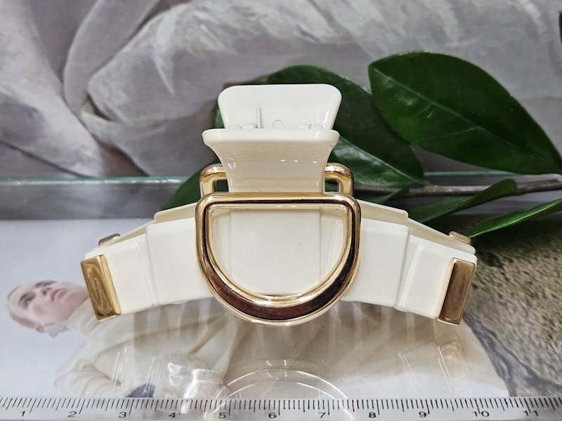 Заколка 2144005500047: цена 575 рублей.