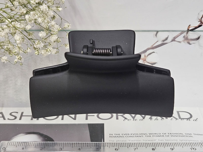 Заколка 1833001600349: цена 105 рублей.