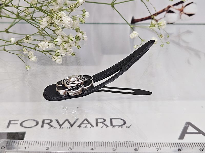 Заколка 1091001600022: цена 115 рублей.