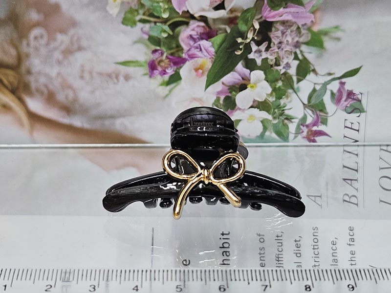 Заколка 1045005500024: цена 200 рублей.