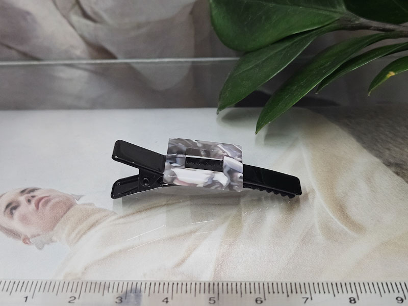 Заколка 1915001601776: цена 165 рублей.