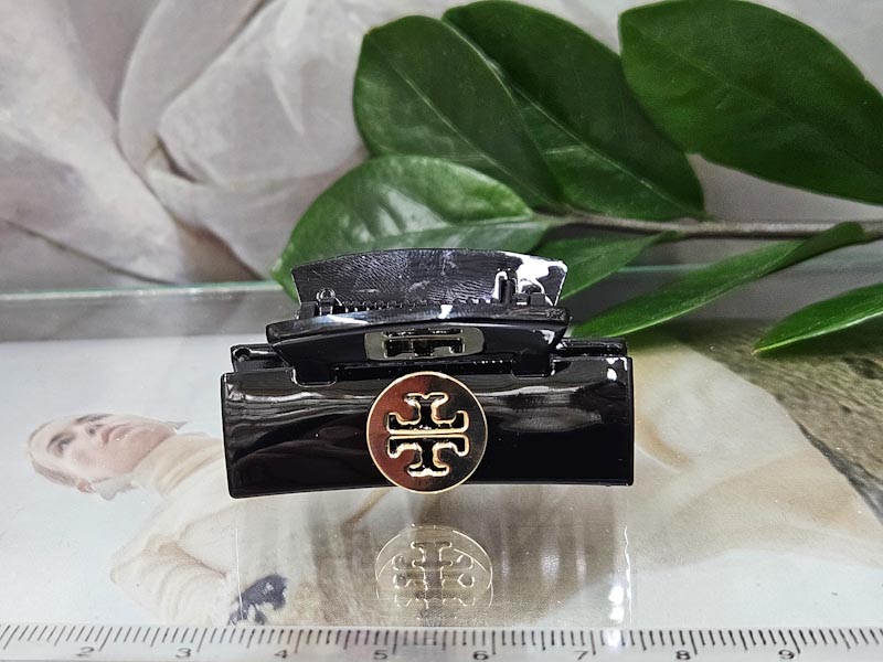 Заколка 1801005500088: цена 250 рублей.