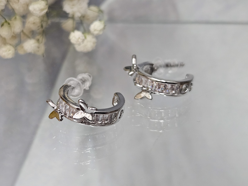 Серьги 2245026600089: цена 425 рублей.