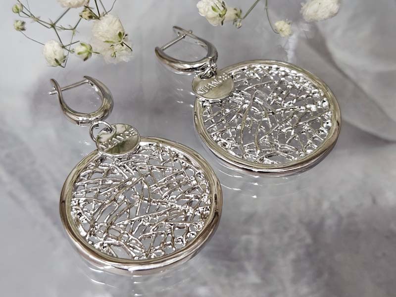 Серьги 2246026600123: цена 695 рублей.