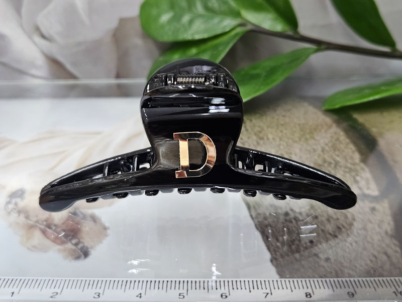 Заколка 1039005500245: цена 200 рублей.