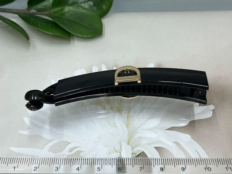 Заколка 1045001600186: цена 250 рублей.