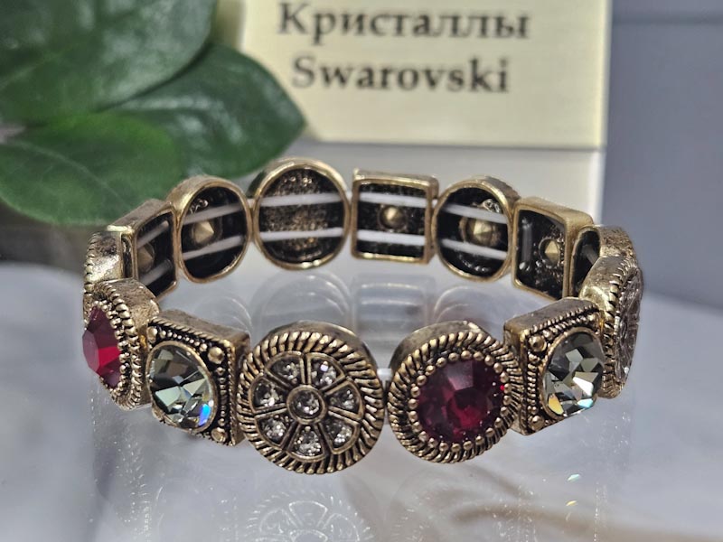 Браслет 1141008300484: цена 1525 рублей.