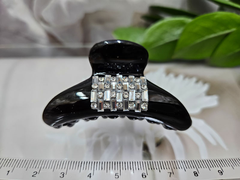 Заколка 1866001600149: цена 165 рублей.