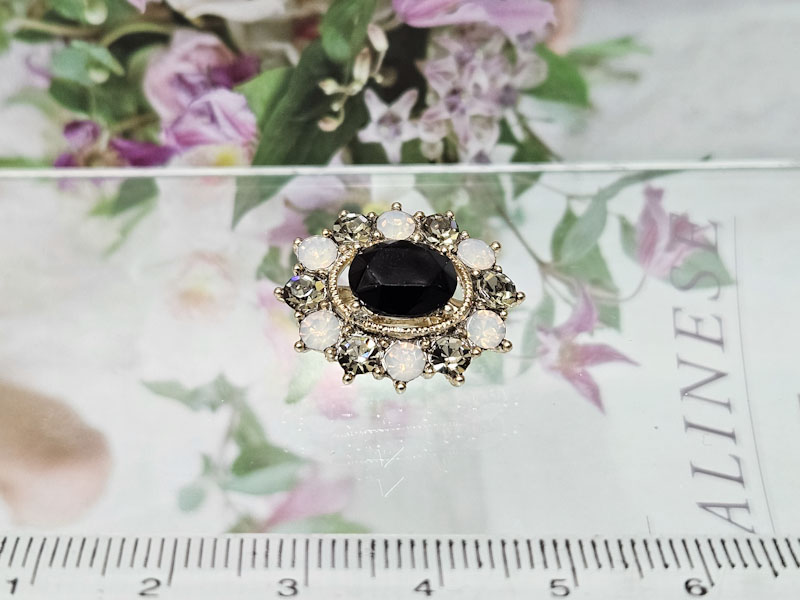 Брошь 1720006500227: цена 200 рублей.