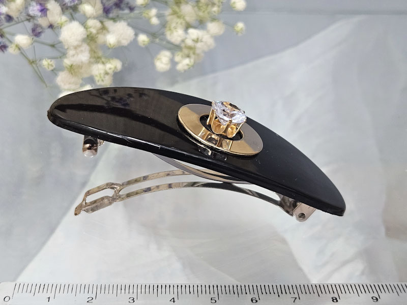 Заколка 1743001600129: цена 215 рублей.