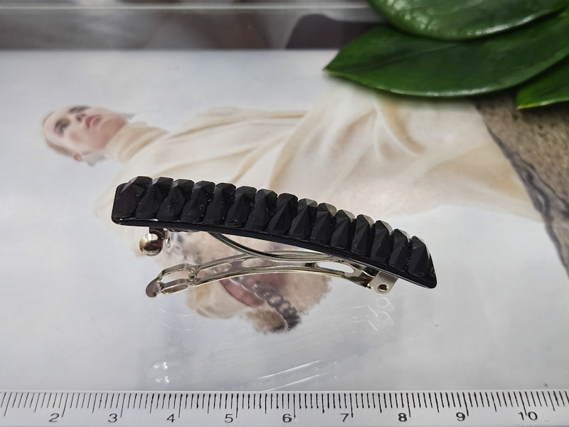 Заколка 1025005500453: цена 165 рублей.