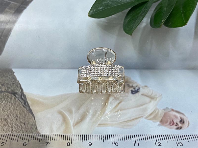 Заколка 1103005500755: цена 135 рублей.