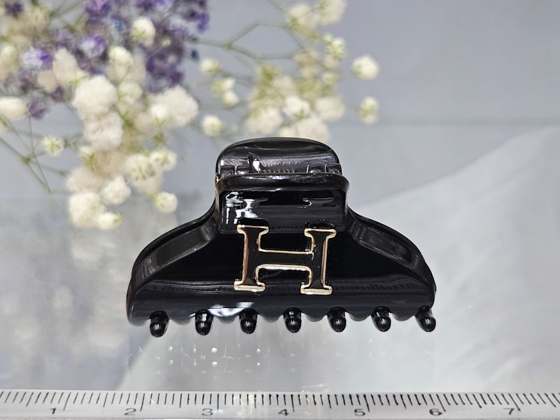 Заколка 1743001600396: цена 100 рублей.