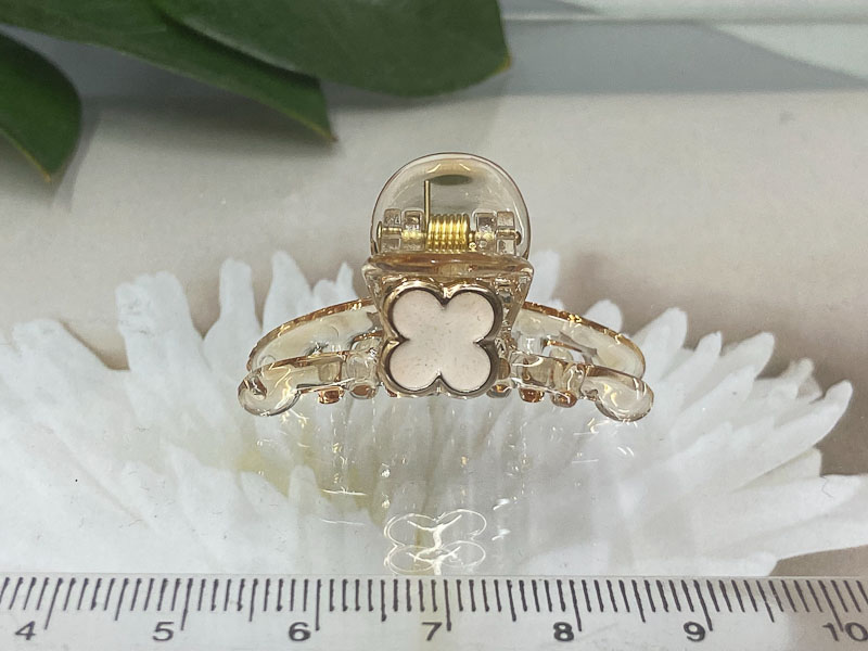 Заколка 1045005500420: цена 115 рублей.