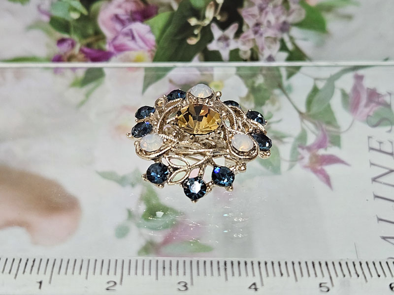 Брошь 1720006500296: цена 200 рублей.