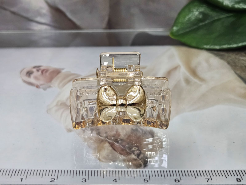 Заколка 1045005500574: цена 165 рублей.