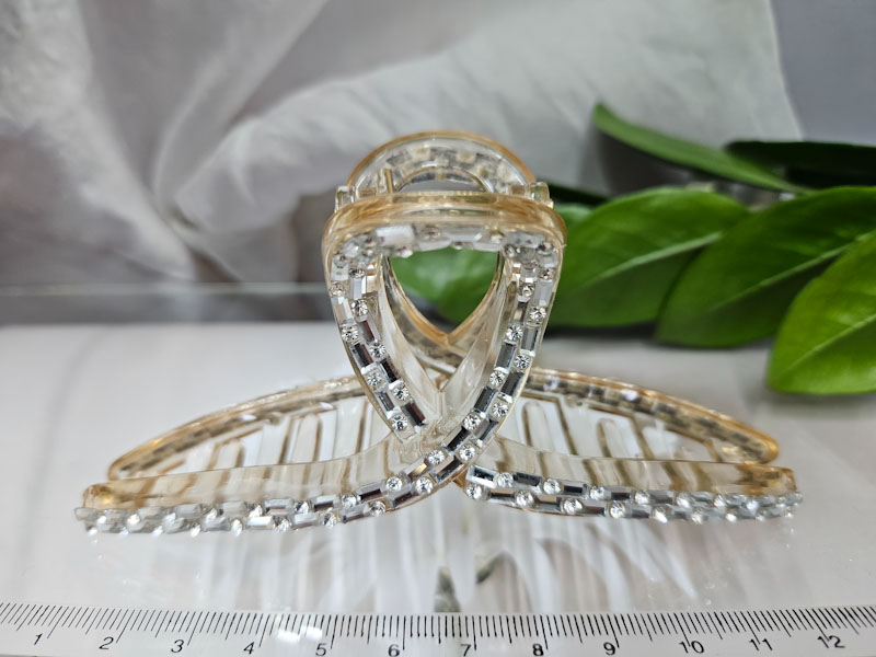 Заколка 1866005500278: цена 380 рублей.