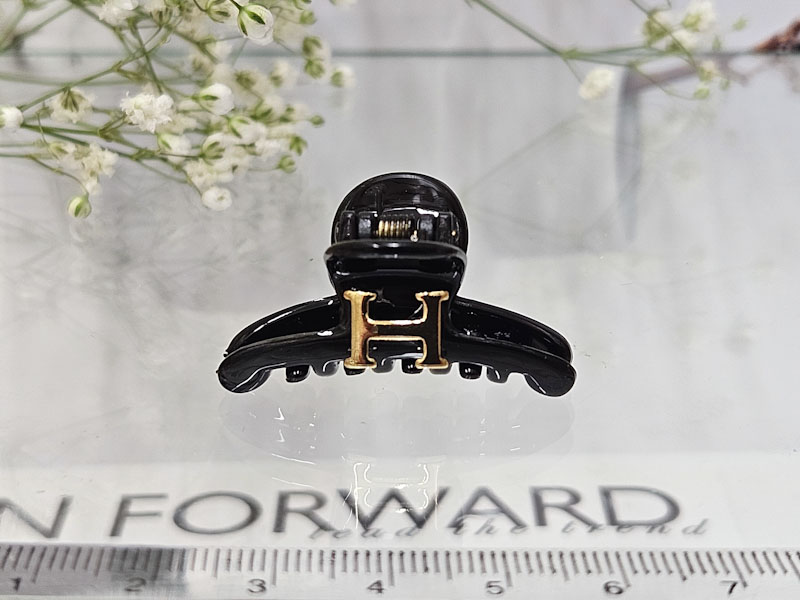 Заколка 1310005500344: цена 150 рублей.