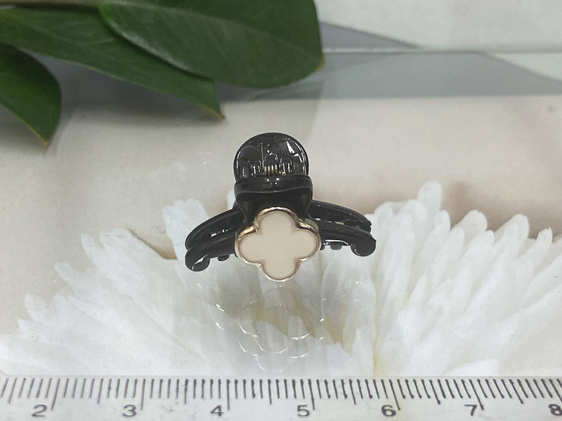 Заколка 1031001600592: цена 100 рублей.