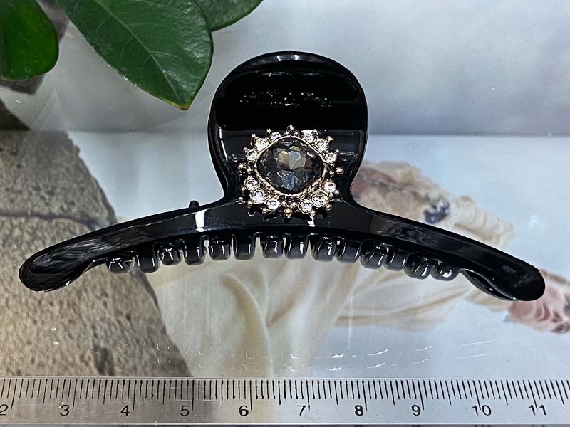 Заколка 1103001600084: цена 330 рублей.