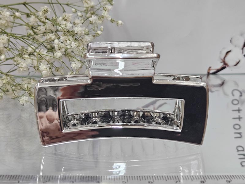 Заколка 1085005500136: цена 250 рублей.