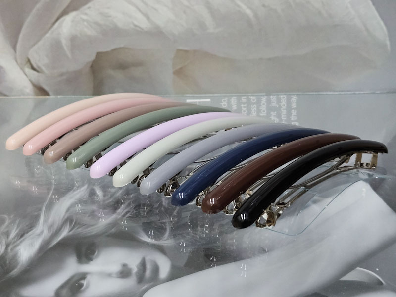 Заколка 1489005500064: цена 985 рублей.