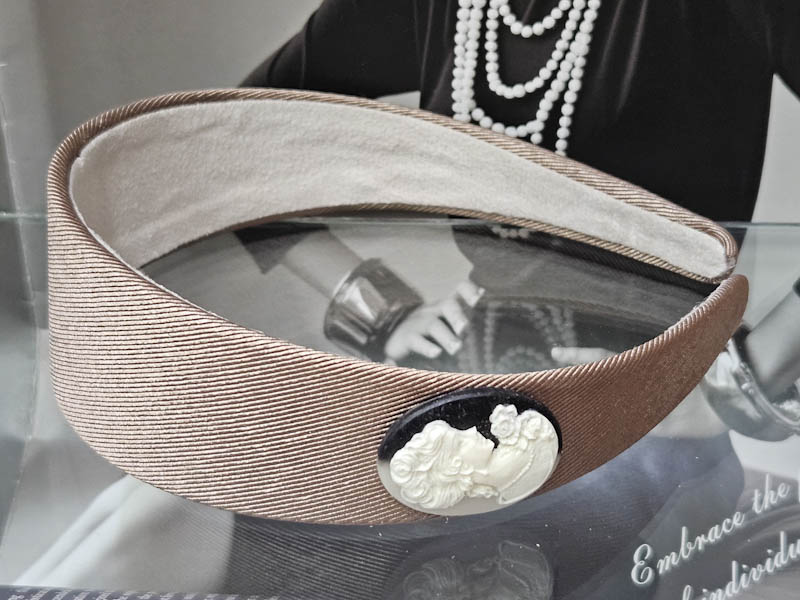 Ободок 1226001600301: цена 250 рублей.