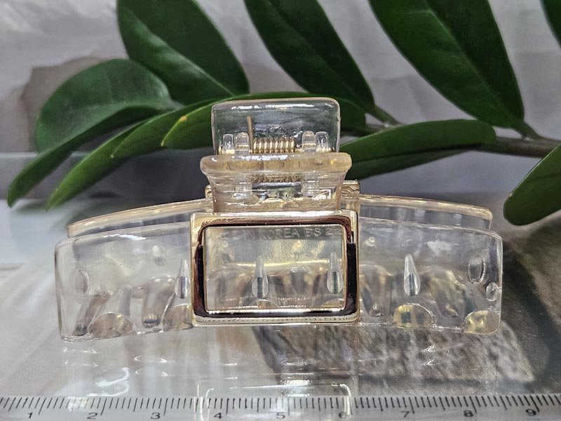 Заколка 1915001601608: цена 330 рублей.