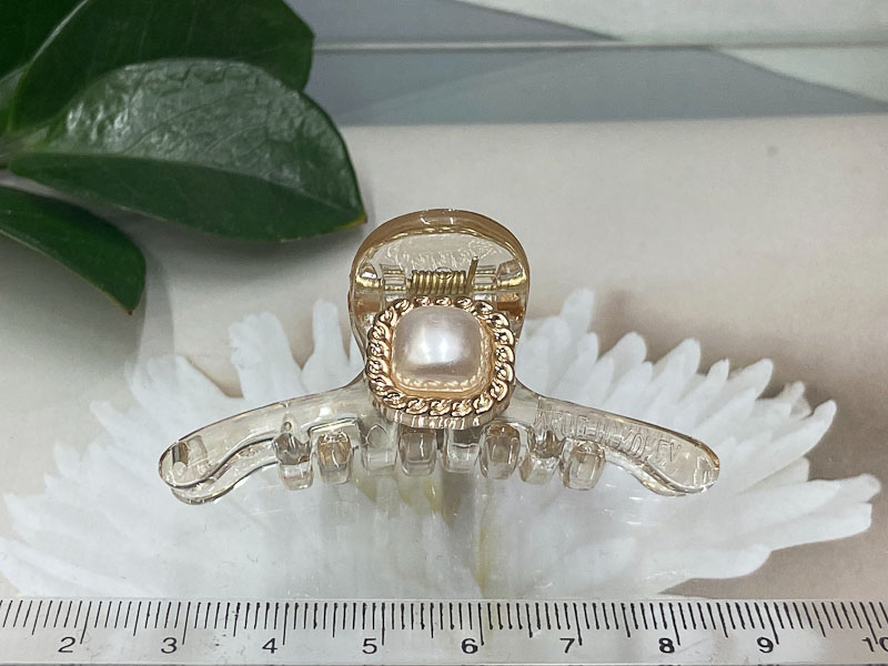 Заколка 2151005500083: цена 200 рублей.