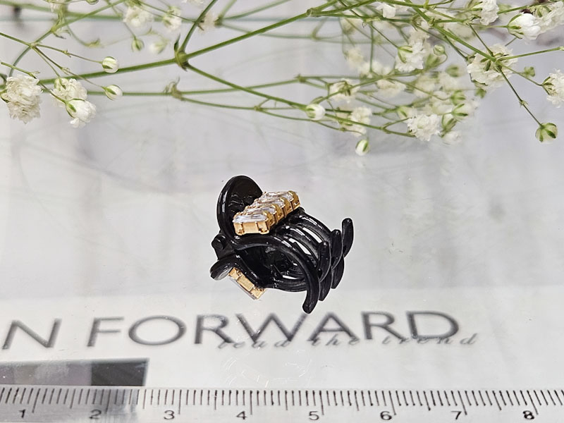 Заколка 1107005500029: цена 135 рублей.