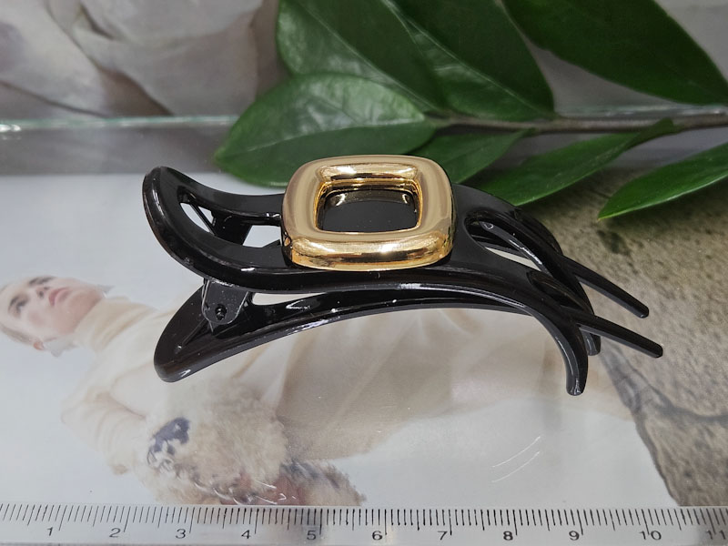 Заколка 1045005500413: цена 250 рублей.