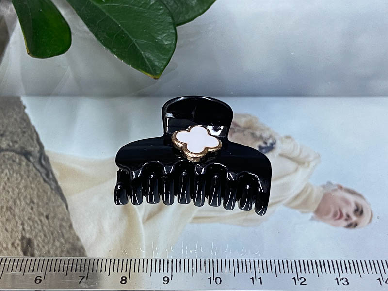 Заколка 1039005500122: цена 135 рублей.