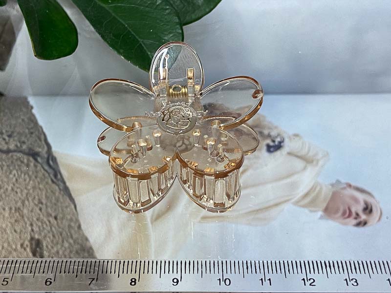 Заколка 1039001600352: цена 200 рублей.