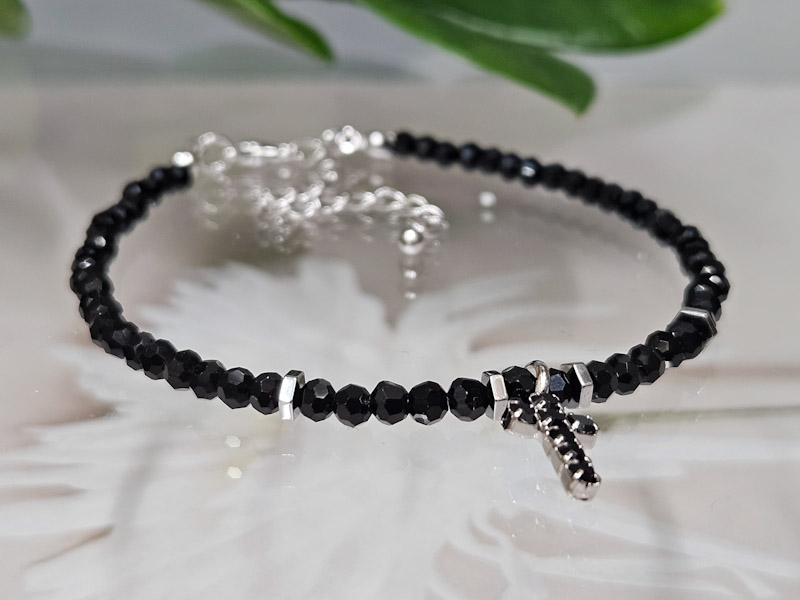 Браслет 2239006500018 Браслет 2239006500018: цена 380 рублей.