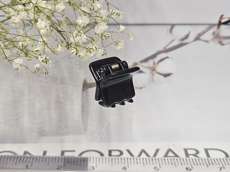 Заколка 1833005500126: цена 30 рублей.