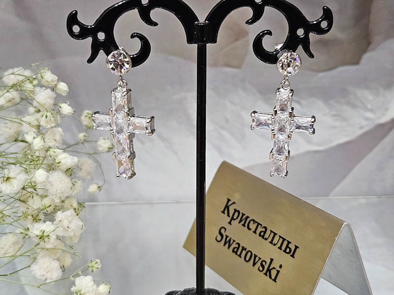 Серьги 1448002600177: цена 1640 рублей.