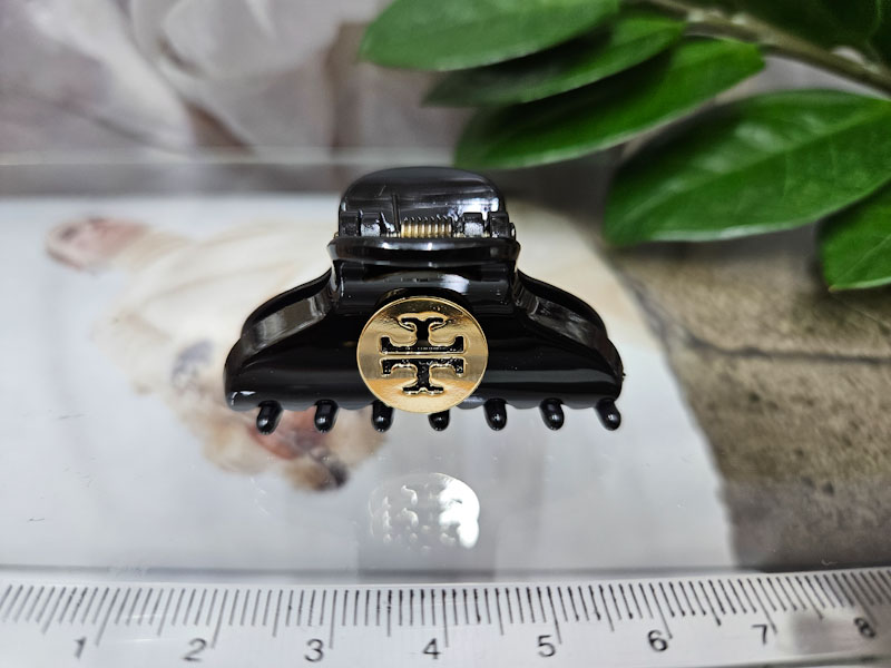 Заколка 1743001600297: цена 100 рублей.