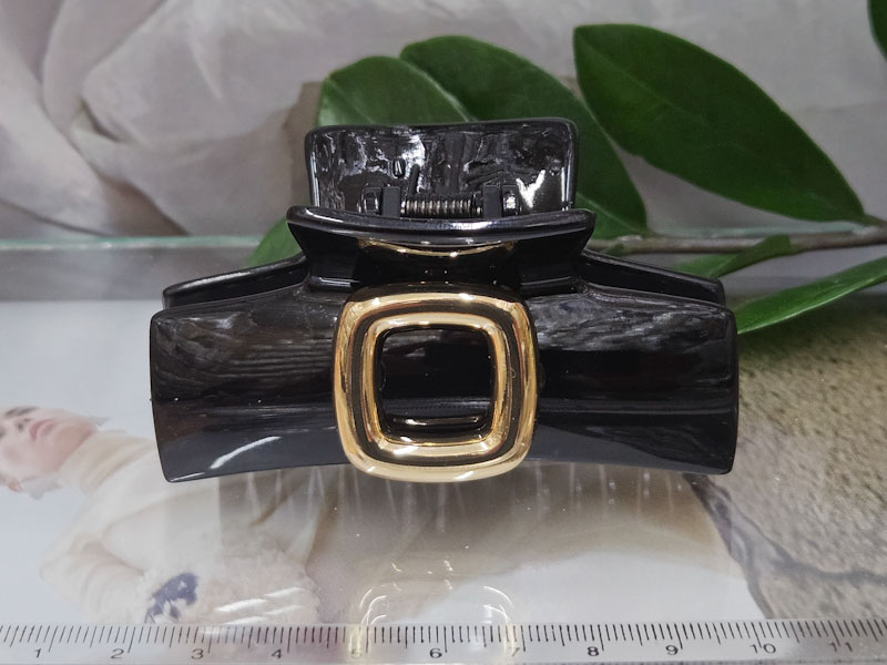 Заколка 1045005500406: цена 495 рублей.