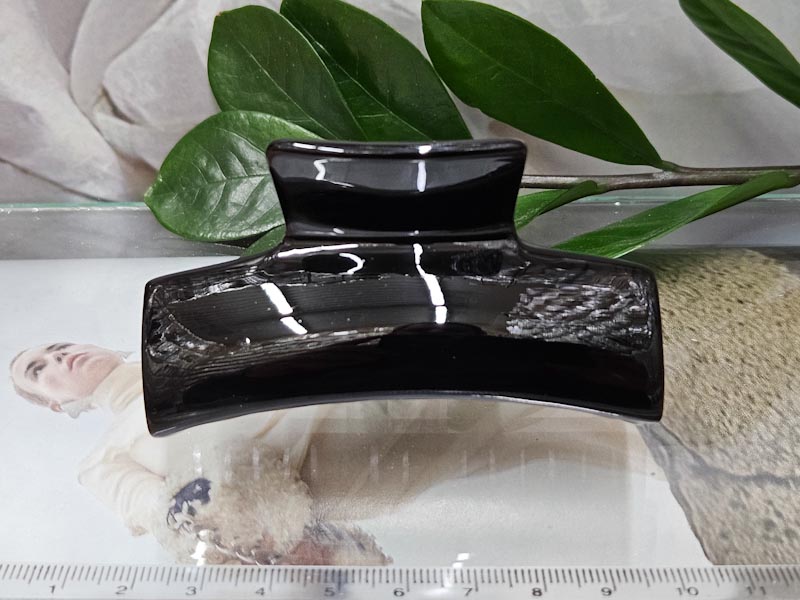 Заколка 1833001600028: цена 95 рублей.